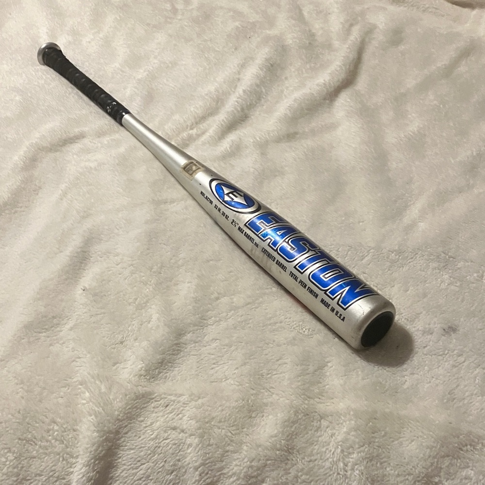 Easton Metallic Silver Bat with Blue Highlights